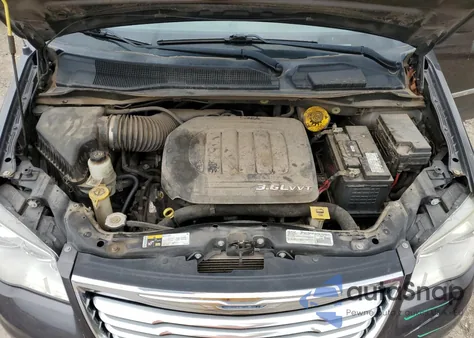 2016 Chrysler Town & Country Touring z USA, uszkodzony, nr VIN 2C4RC1BGXGR301003